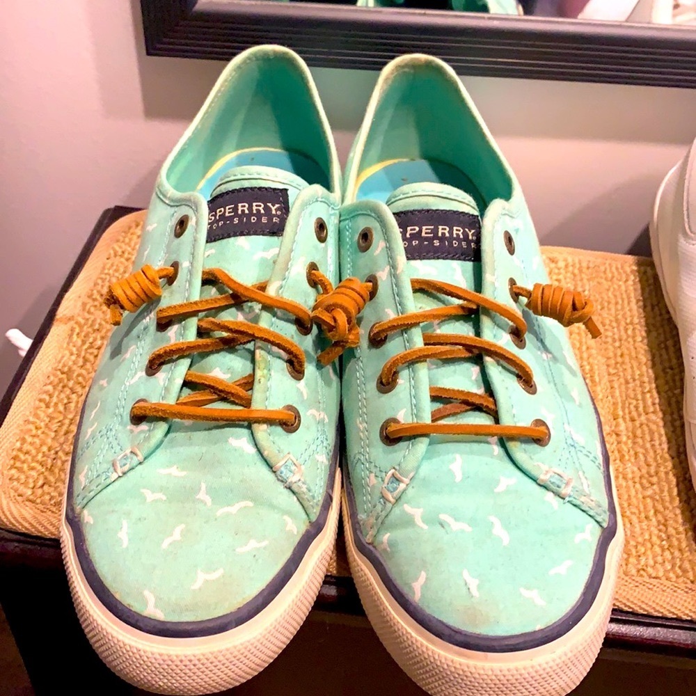 Bird pattern sperrys
